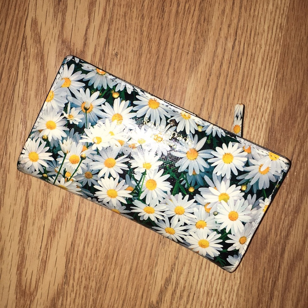 Kate Spade Daisy Wallet